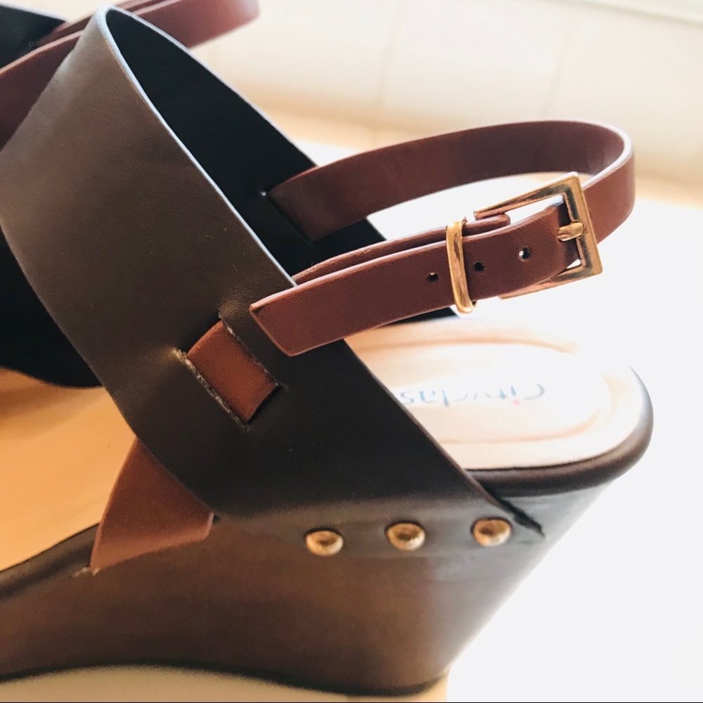 Neutral Studded Wedges - Picture 5 of 8